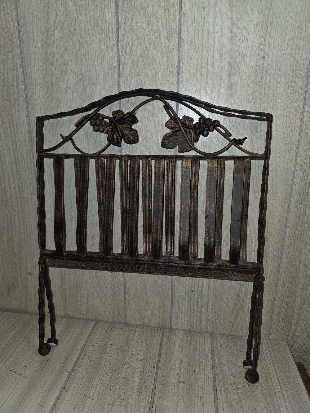 Vintage Folding Wrought Iron Magazine Rack Grapes & Leaf Design Mid Century